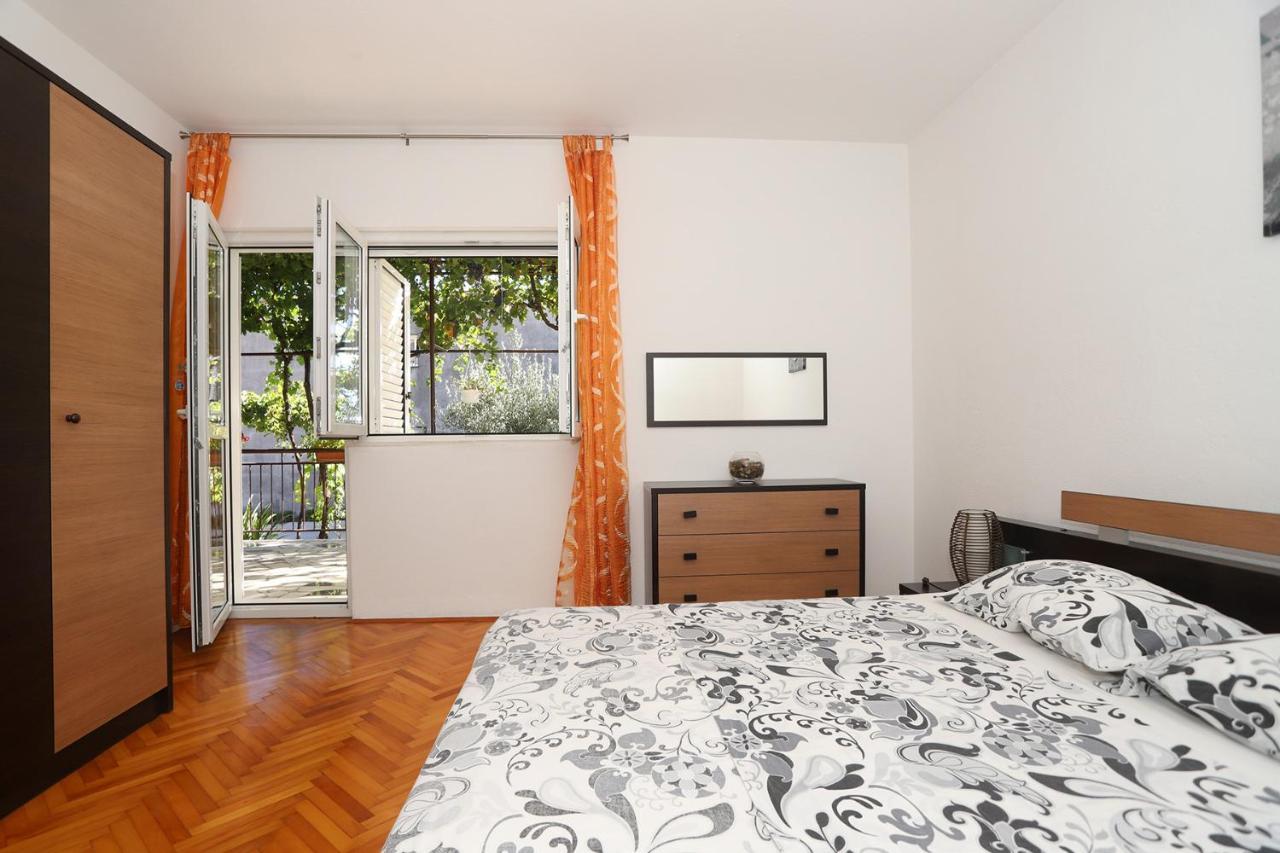Stone Sun Apartment Kastela Exterior photo
