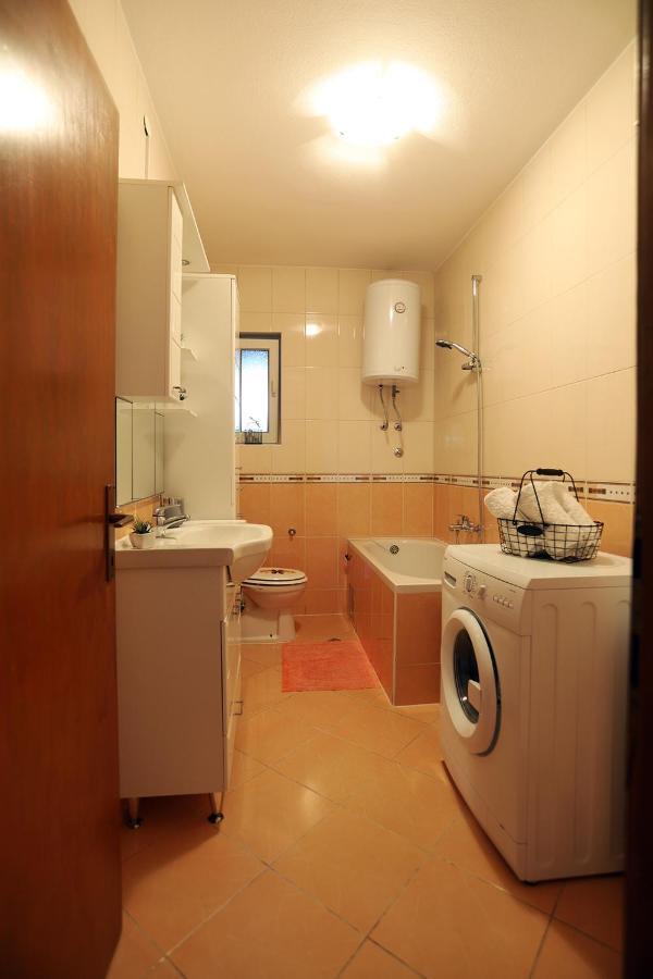 Stone Sun Apartment Kastela Exterior photo