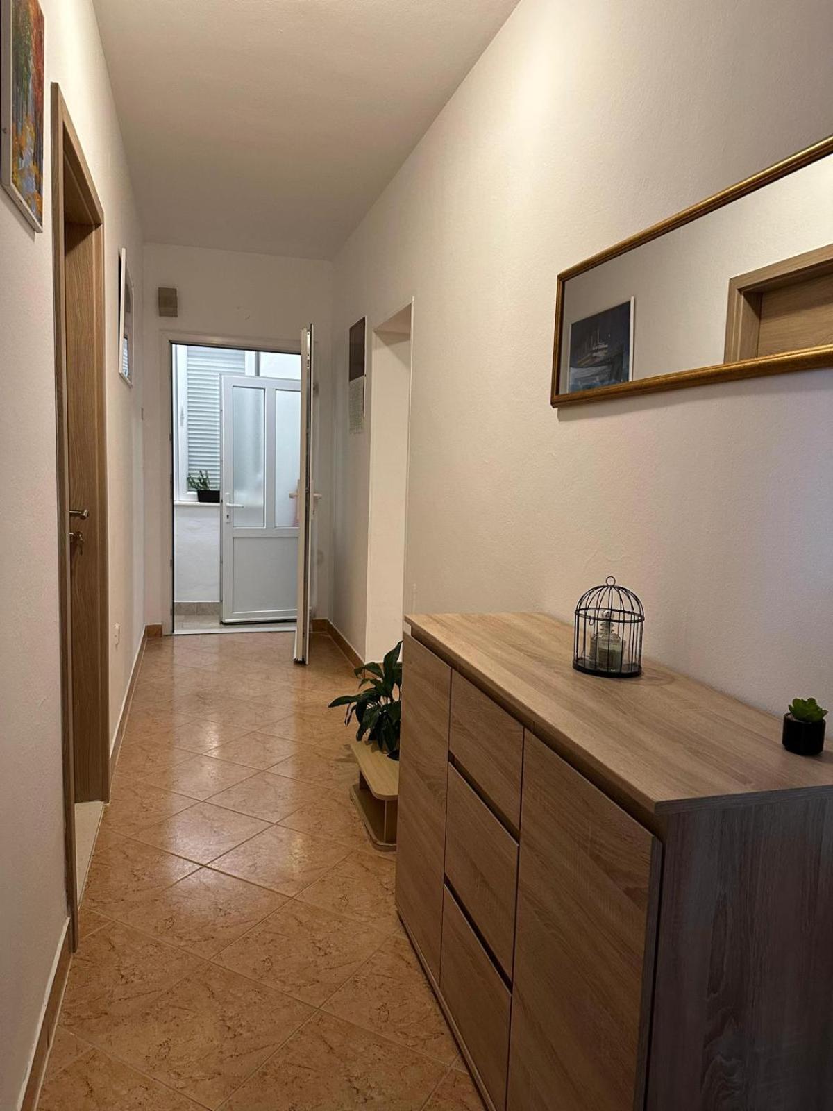 Stone Sun Apartment Kastela Exterior photo